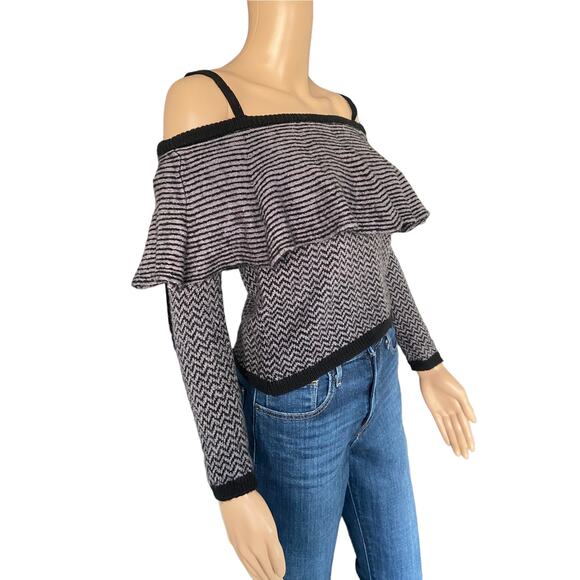 BB Dakota Off the Shoulder Sweater Size M - Picture 3 of 8